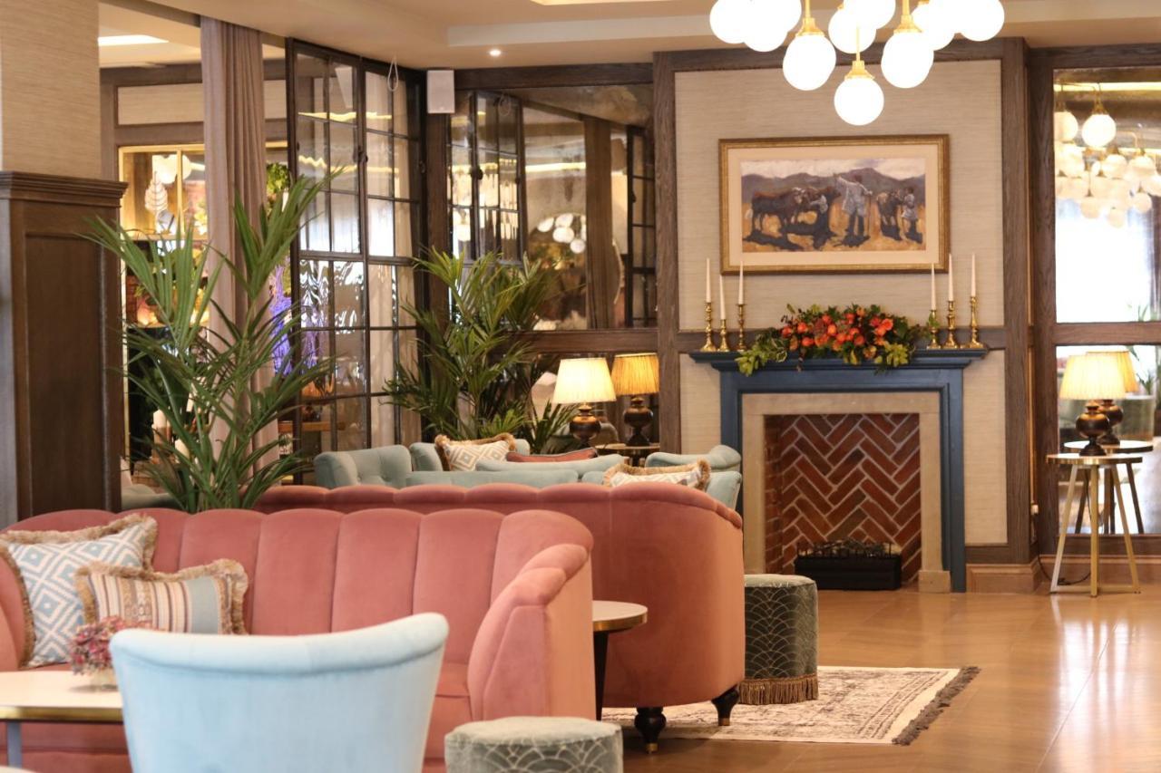 The Ashe Hotel Трали Экстерьер фото
