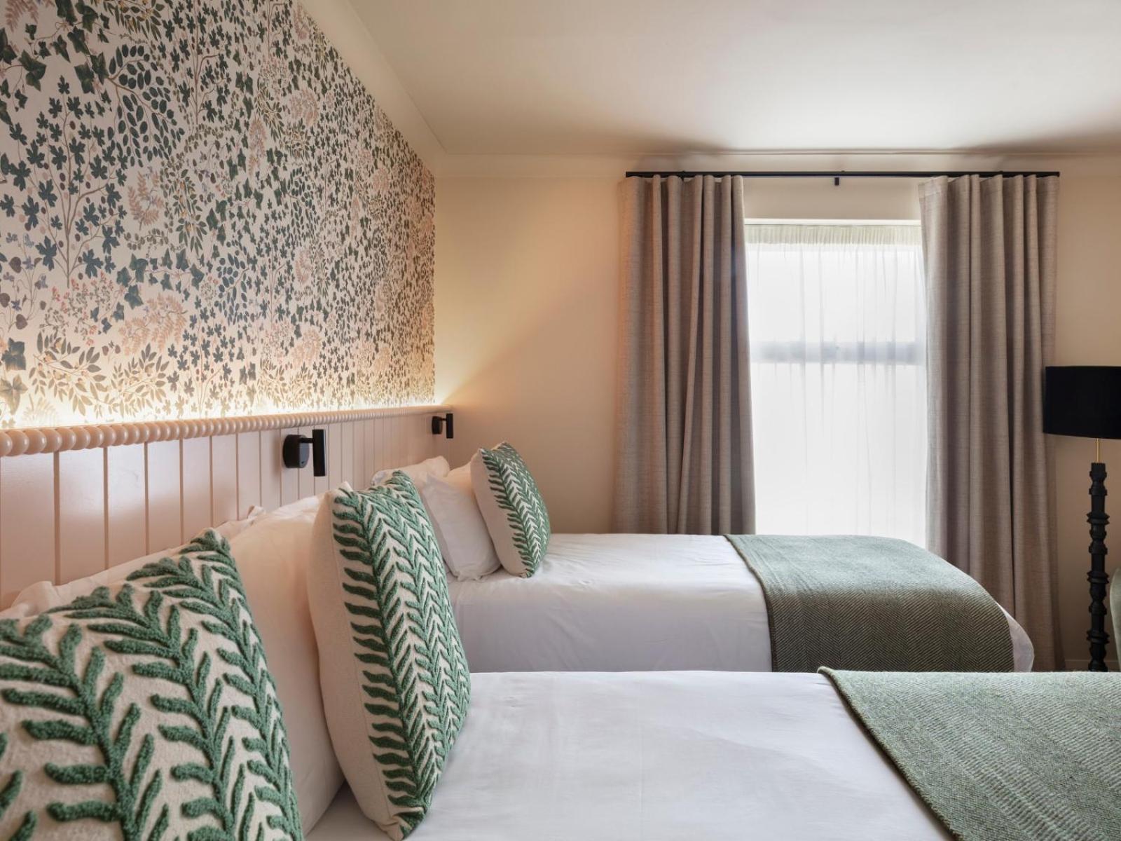 The Ashe Hotel Трали Экстерьер фото